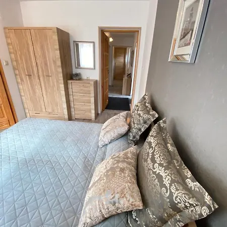 Daire Dom Pod Lisem Centrum *